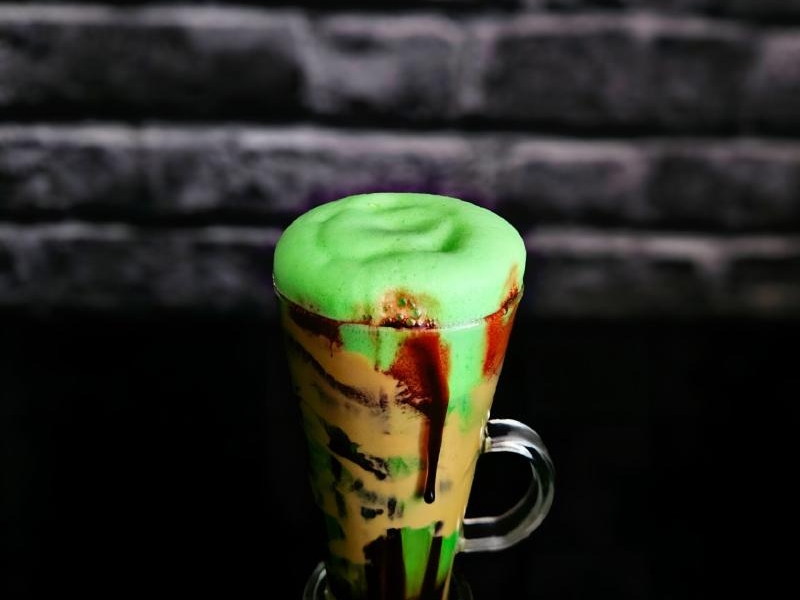 Pandan Pistachio Mocha Latte – Światowy Dzień Kawy