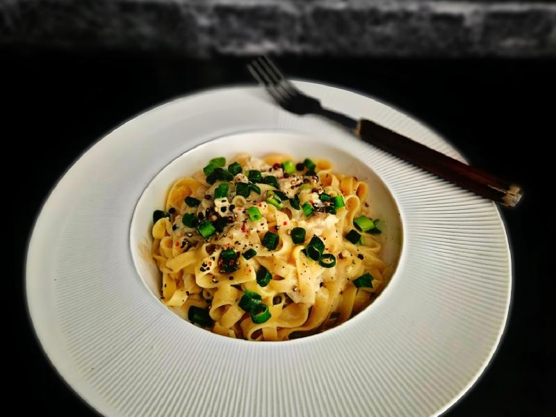 Tagliatelle alla Camembertara  wariacja carbonary