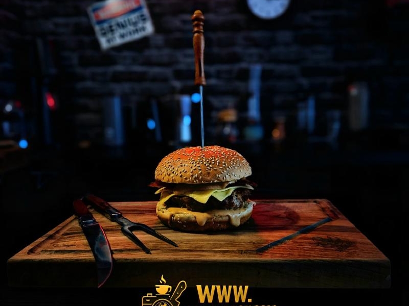 Burger urodzinowy z masłem orzechowym