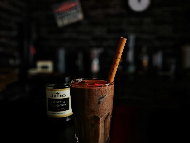 Koktajl z czarnego czosnku – zdrowie w szklance