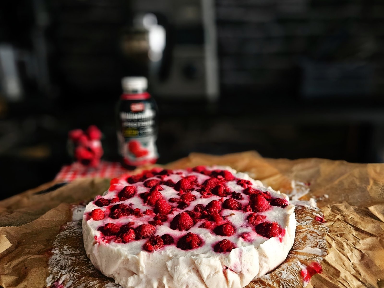 Sernik malinowy na zimno z Müllermilch Protein