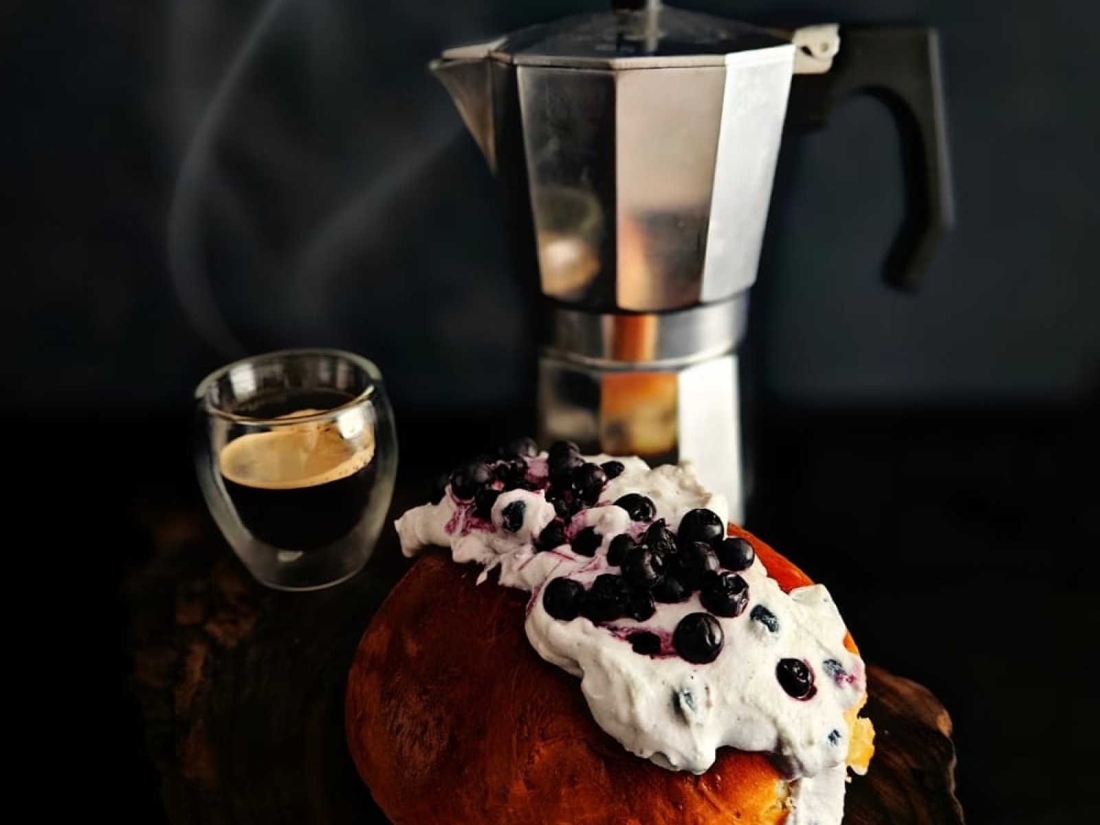 Maritozzo ai mirtilli – rzymska brioche z jagodami