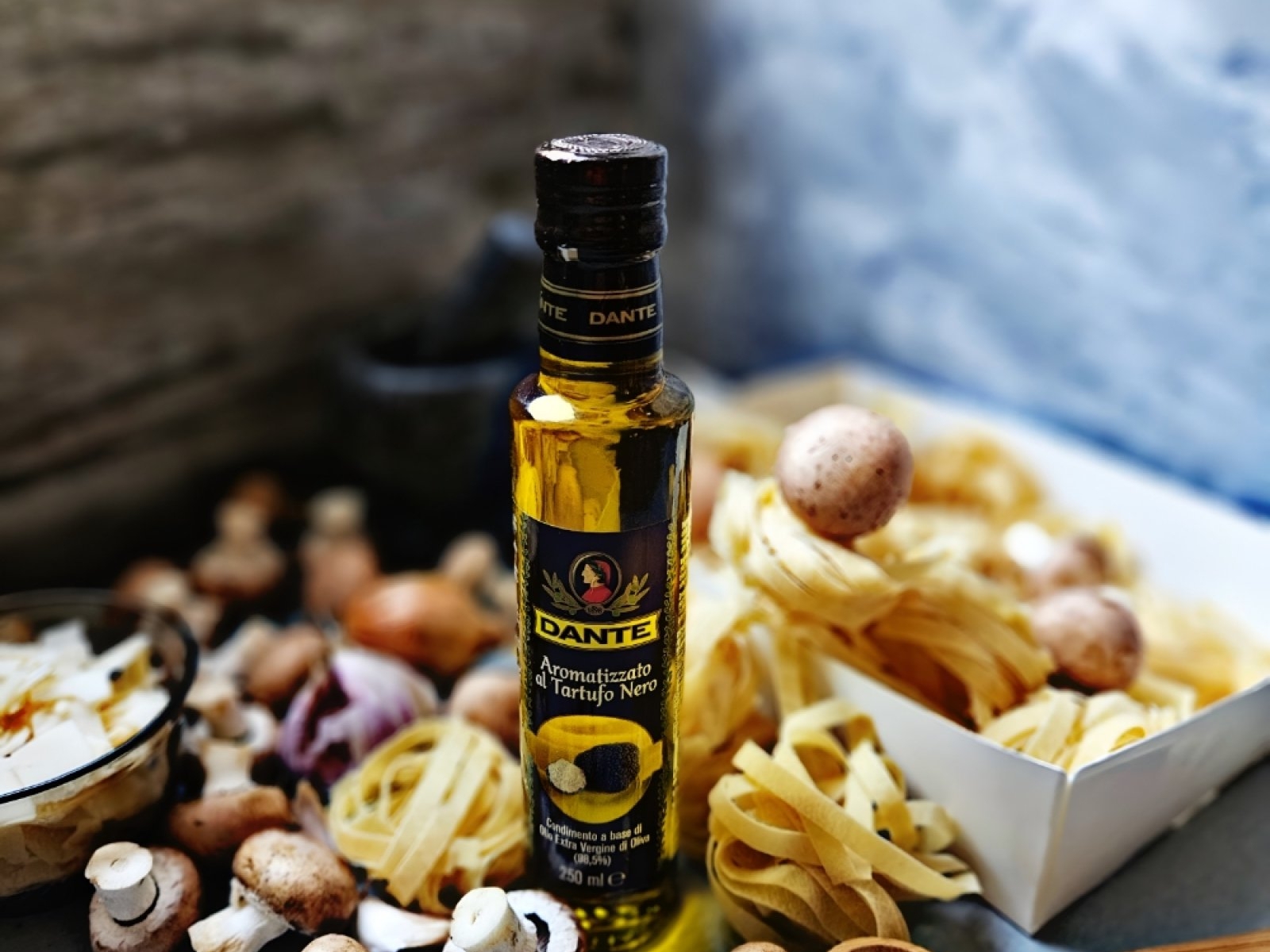 Tagliatelle z pieczarkami kasztanowymi, Grana Padano i oliwą truflową