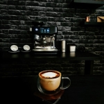 Flat White w domu z Sage...
