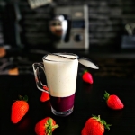 Ube latte na mleku...