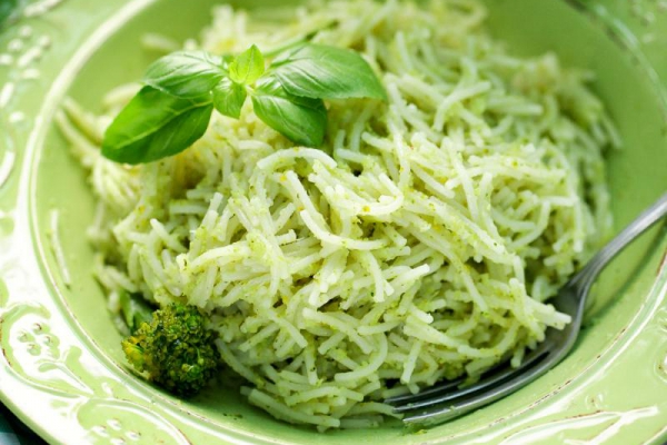 Makaron z pesto brokułowym – obiad za 5 zł