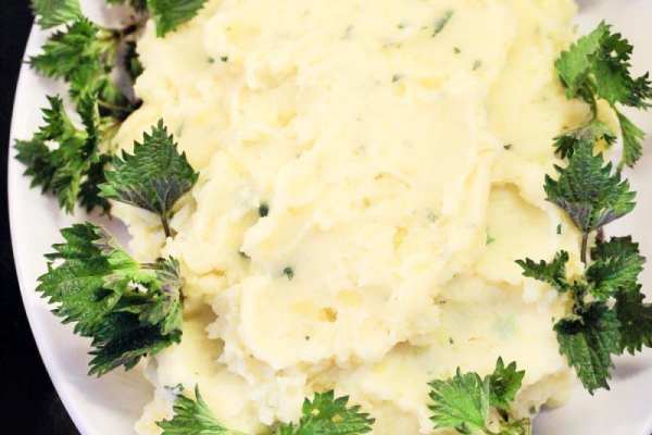 Puree ziemniaczane z pokrzywą