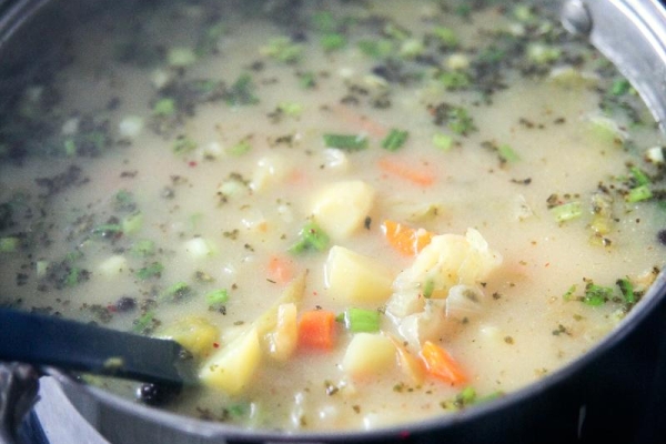 Zupa kartoflana z majerankiem