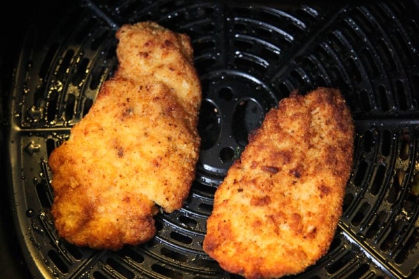 Kotlety z piersi kurczaka w air fryer