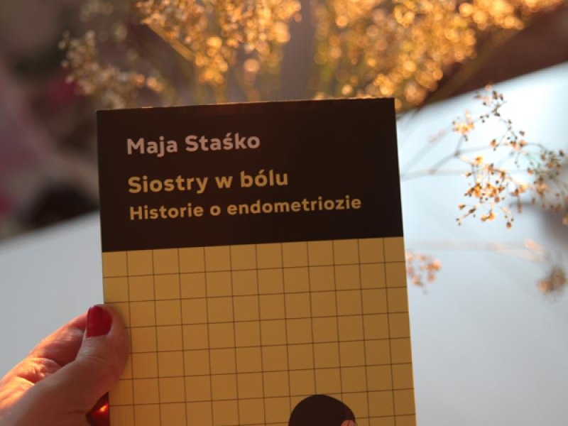 Siostry w bólu. Historie o endometriozie