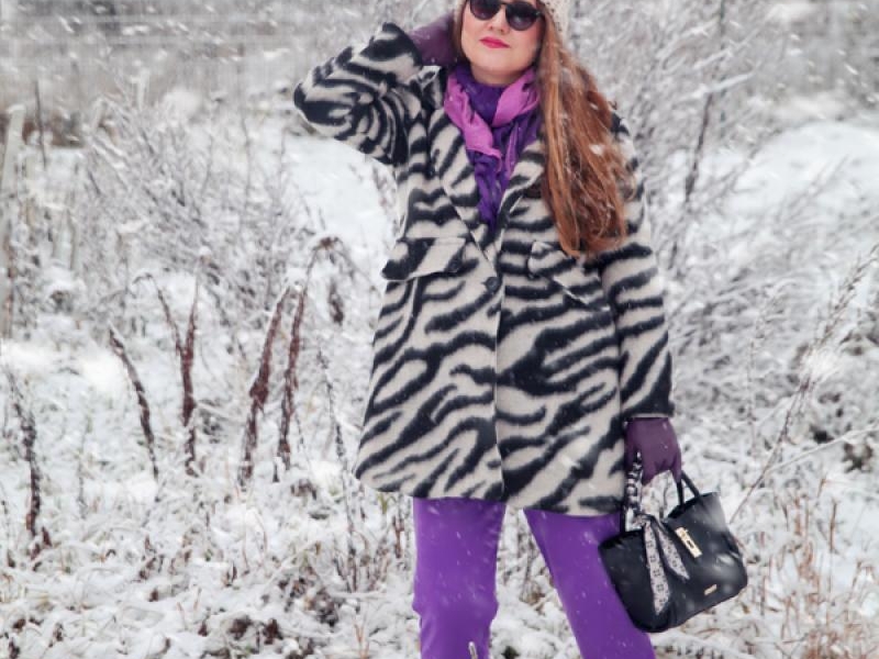 Stylizacja – płaszcz zebra i fiolet + kod rabatowy