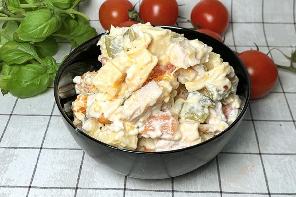 Sałatka w grubą kostkę