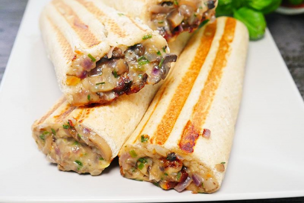 Hot dogi z pieczarkami