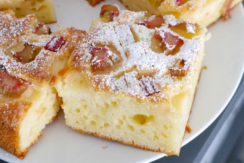 Ciasto jogurtowe z rabarbarem