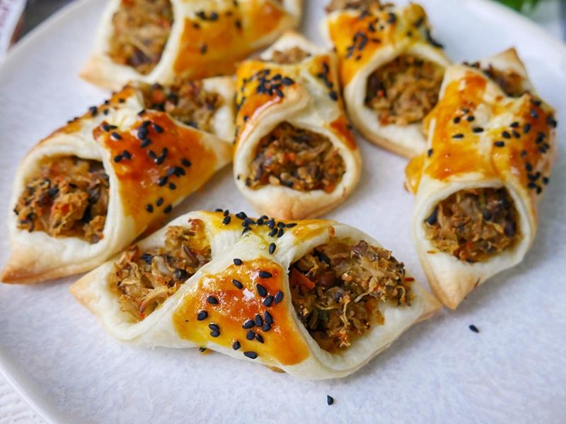 Kapuśniaczki z ciasta francuskiego