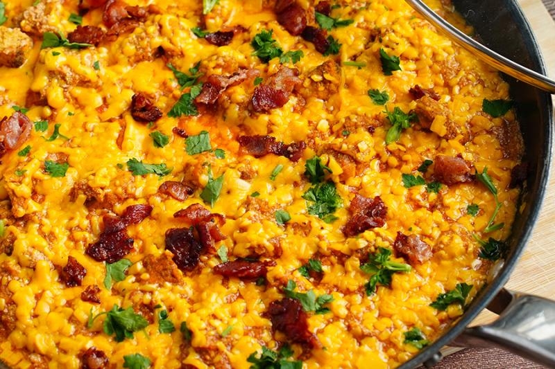 Kurczak w sosie z serem cheddar i boczkiem