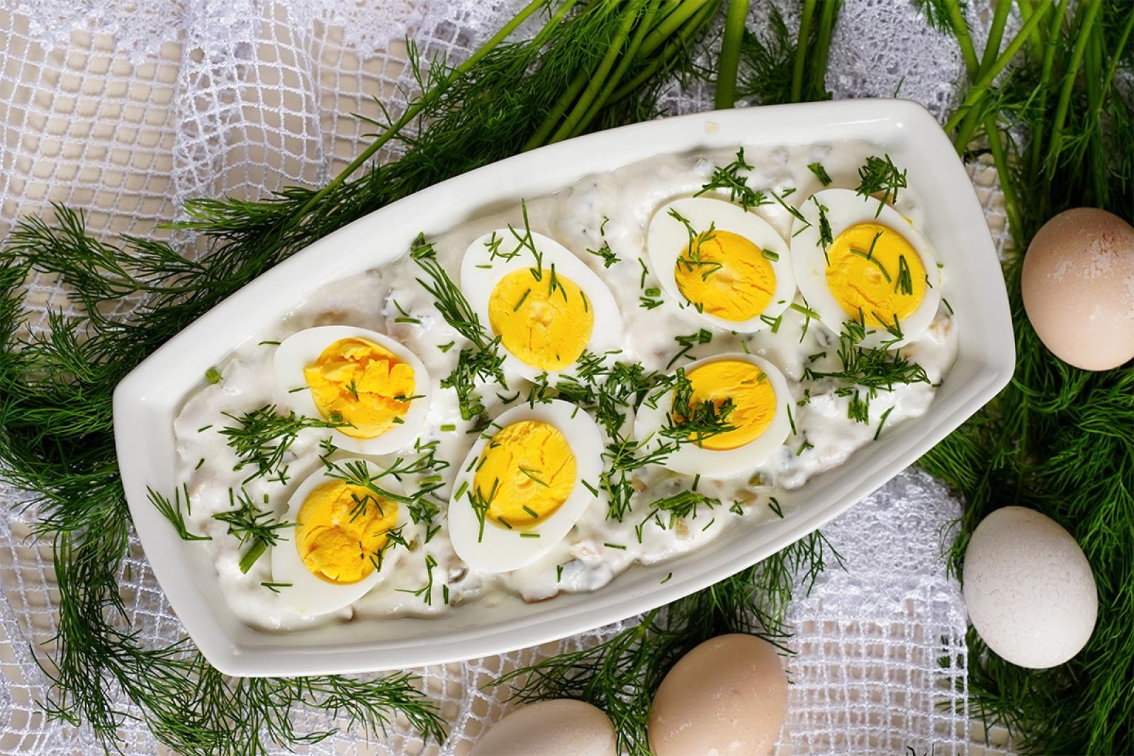 Jajka w sosie chrzanowym na zimno