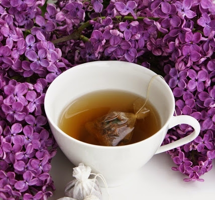 Herbatka z fioletowego bzu