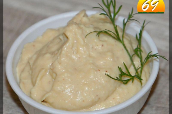 Pasta czosnkowo-fasolowa