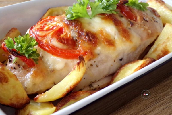 Kurczak z mozzarellą i pomidorami