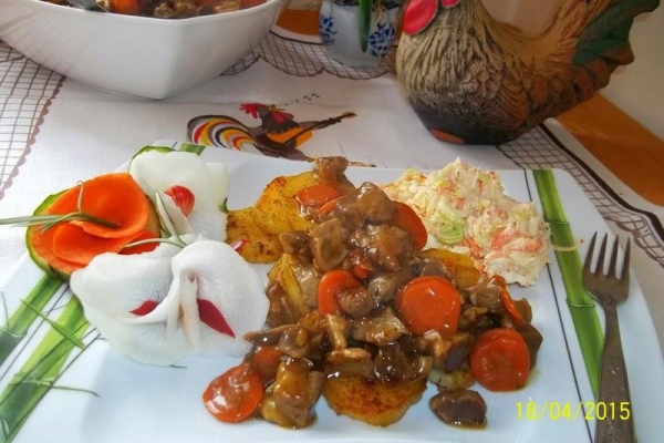 Gulasz z żołądków drobiowych