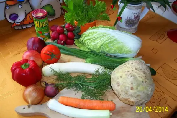 Warzywa i owoce do surówek i sałatek