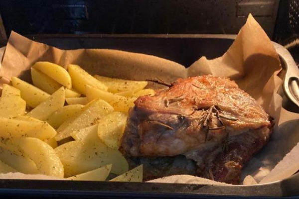Pieczona jagnięcina