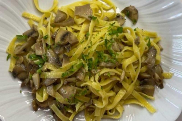 Tagliatelle z pieczarkami