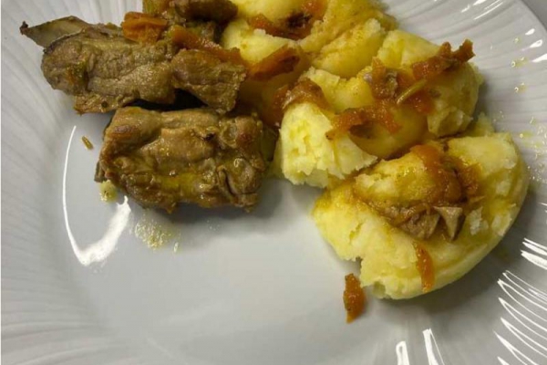 Duszone żeberka