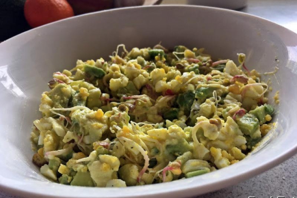 Pasta jajeczna z awokado – przepis