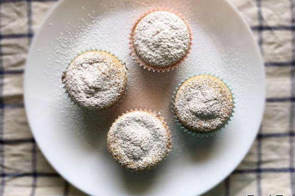 Cytrynowe muffiny owsiane