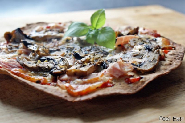 Pizza na pełnoziarnistej domowej tortilli