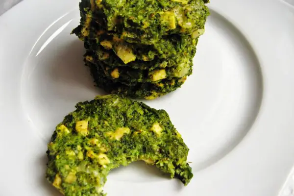 Dietetyczne pieczone kotlety brokułowe z tofu
