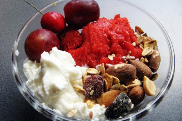 W upalny dzień – sorbet truskawkowy przygotowany bez maszynki do lodów