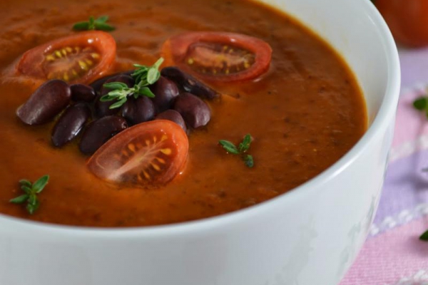 Zupa Pomidorowo Paprykowa z Fasolą