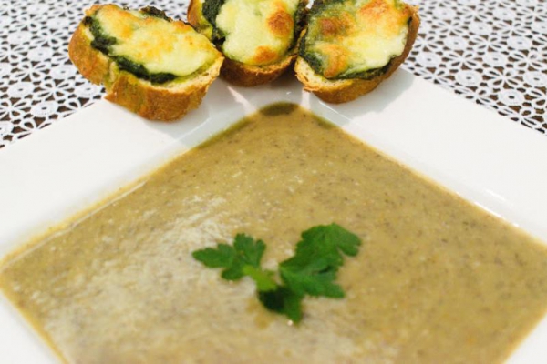 Niecodzienny krem pieczarkowy z dodatkiem
