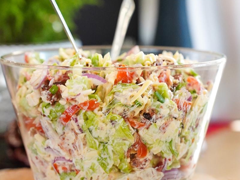 Chrupiąca sałatka z boczkiem