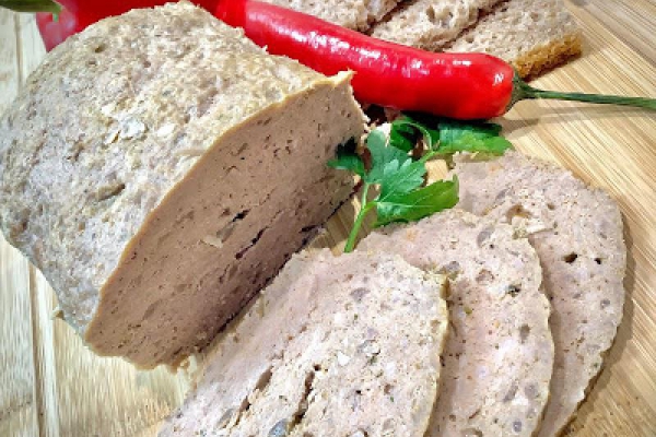Pieczeń rzymska z dodatkiem chrzanu