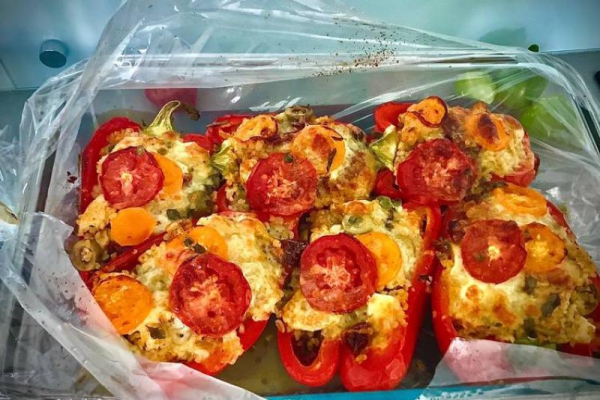 Faszerowana papryka kaszą bulgur i kurczakiem