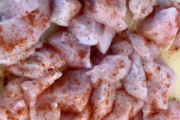 Kurczak w sosie pomidorowo - śmietanowym