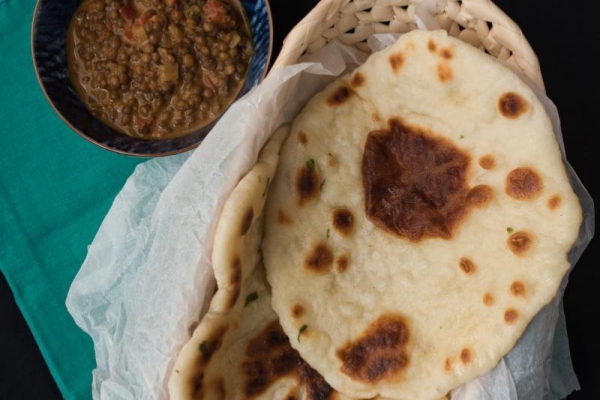 Naan na maślance