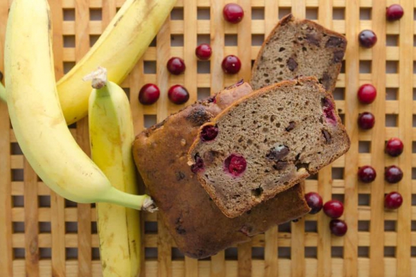 Chlebek bananowy z żurawiną