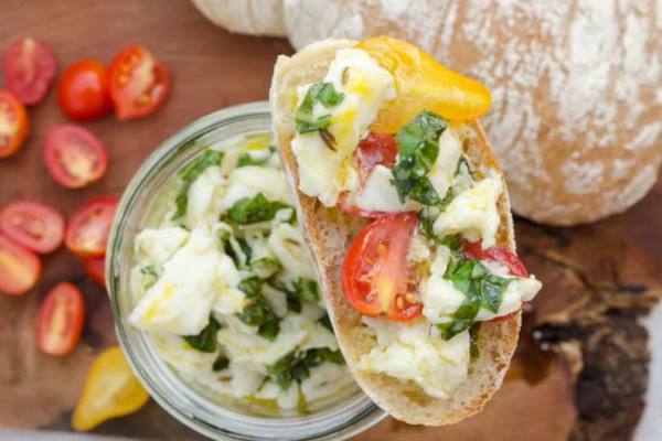 Marynowana mozzarella