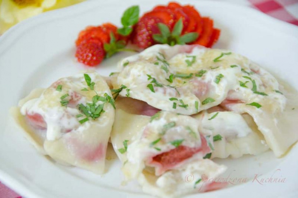 Pierogi z truskawkami