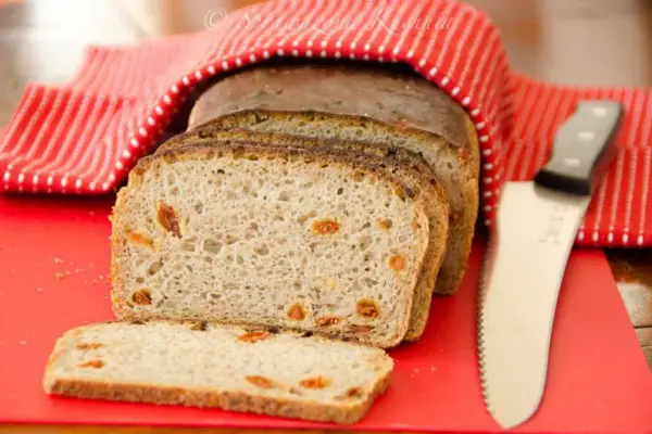 Chleb żytnio-pszenny z jagodą goji