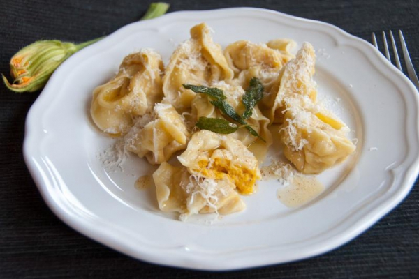 Tortellini z dynią i szałwią