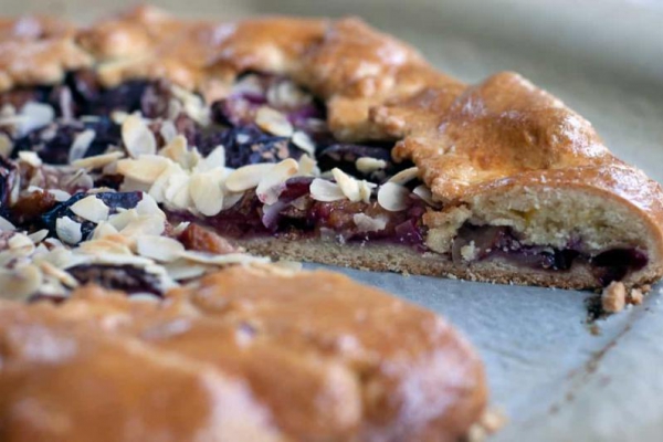 Rustykalna tarta ze śliwkami