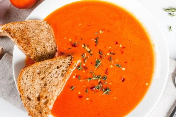 Zupa Pomidorowa na Rosole