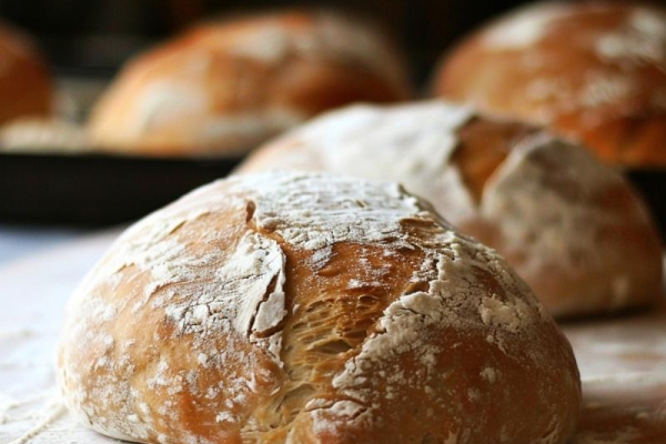 Dlaczego Domowy chleb się kruszy – Jak temu zaradzić?
