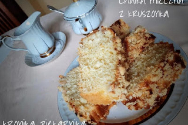Chałka mleczna z kruszonką